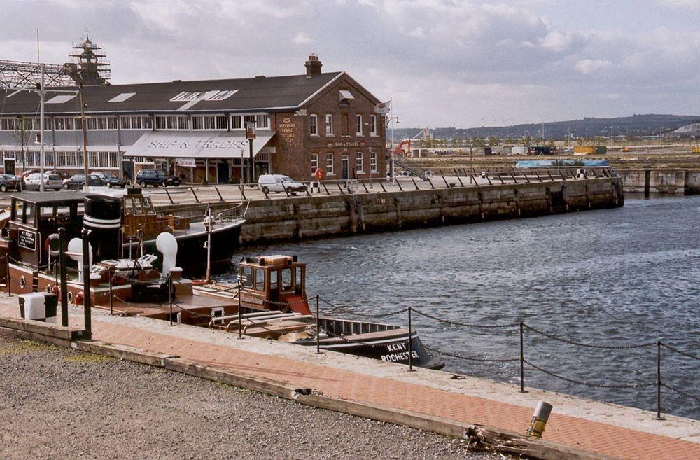 The Ship & Trades Hotel Chatham  Exterior photo