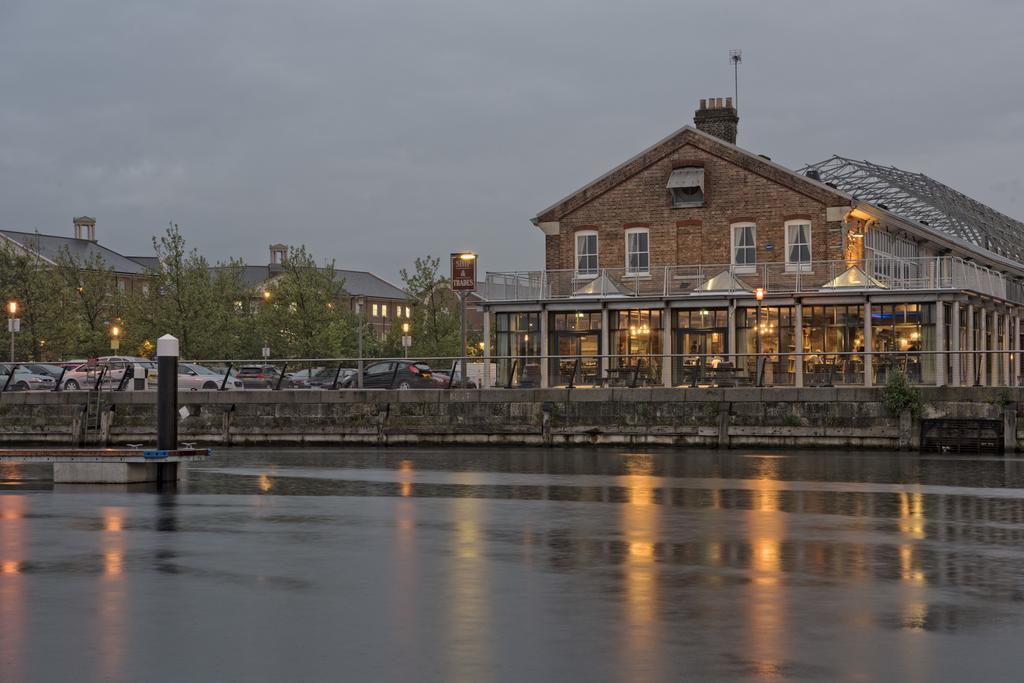 The Ship & Trades Hotel Chatham  Exterior photo